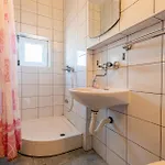 Stunning In With Wifi Apartment